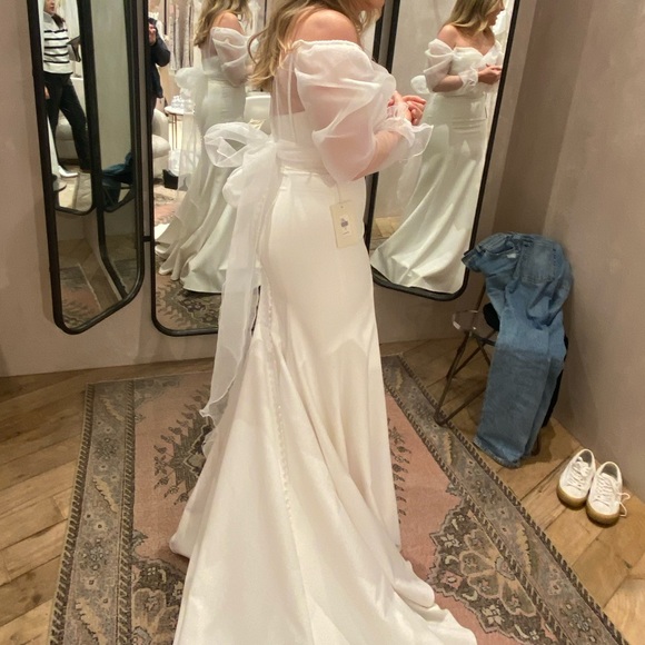 ROSE by The Label Organza Wrap Wedding Topper - Picture 8 of 16